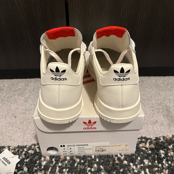 Adidas 424 on Fairfax-US 9 - Picture 4 of 8